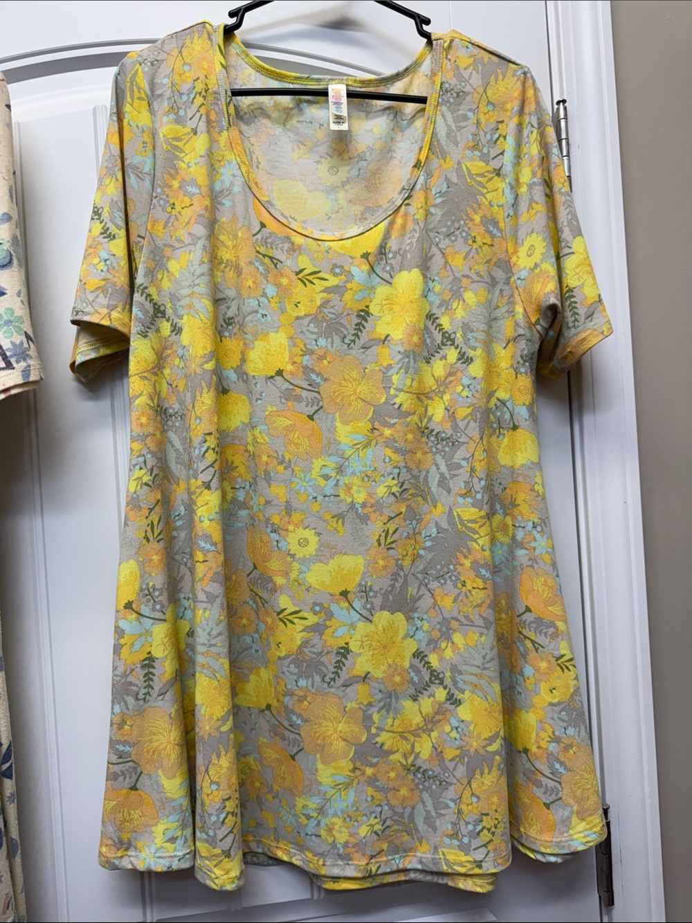 Lot of 3 LuLaRoe Perfect T size L. - Picture 4 of 4